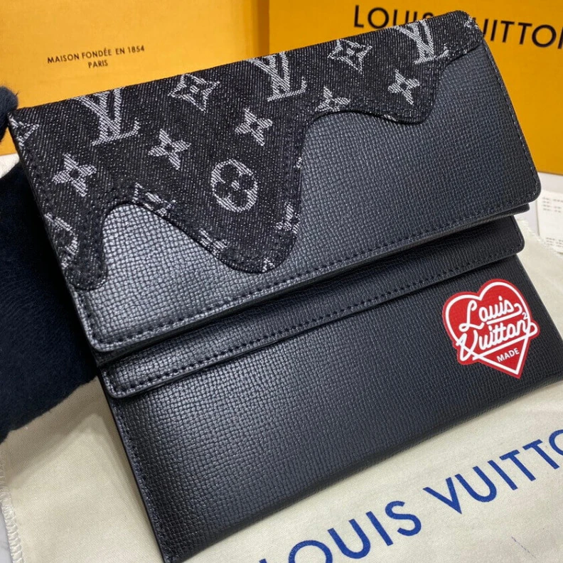 Mythick Strap:Rem Louis Vuitton x Nigo Trio Pouch Black