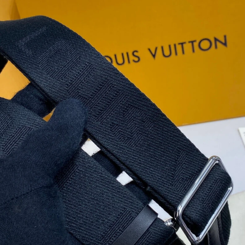 Mythick Strap:Rem Louis Vuitton x Nigo Trio Pouch Black
