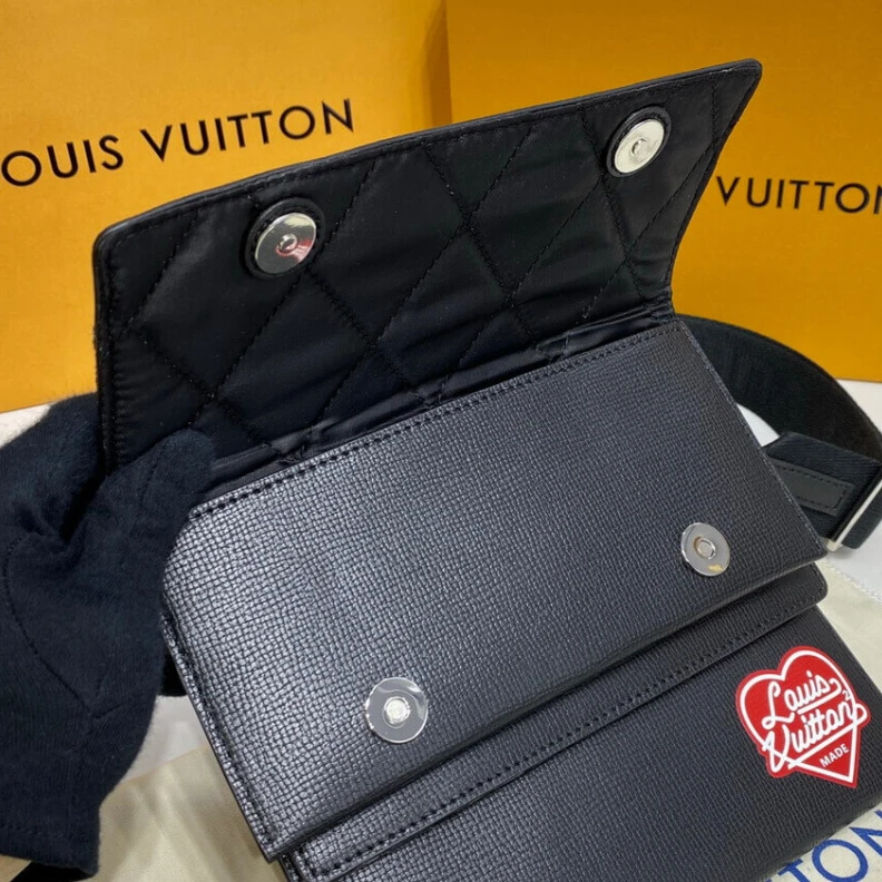 Mythick Strap:Rem Louis Vuitton x Nigo Trio Pouch Black