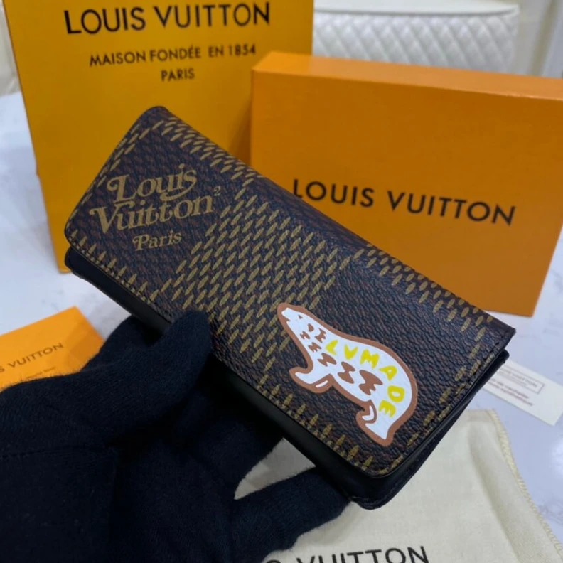 Replica bag Virgil Abl Louis Vuitton x Nigo Woody Glasses Case