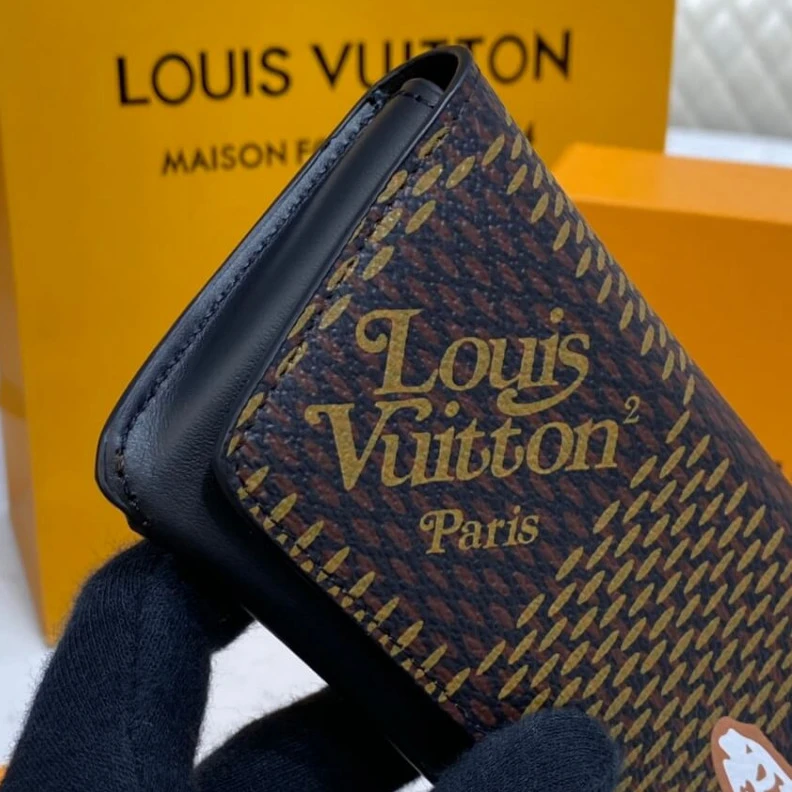 Replica bag Virgil Abl Louis Vuitton x Nigo Woody Glasses Case