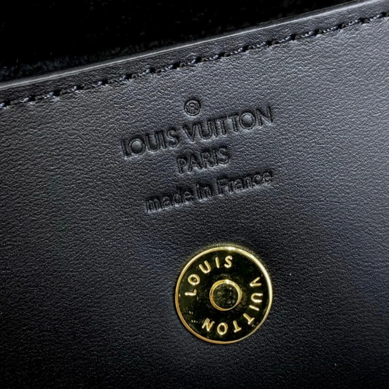 Replica bag Virgil Abl Louis Vuitton x Nigo Woody Glasses Case