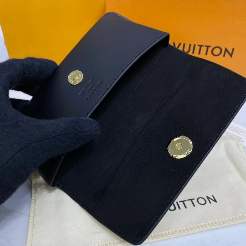Replica bag Virgil Abl Louis Vuitton x Nigo Woody Glasses Case