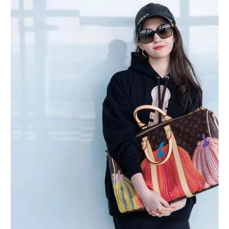 Mythick Cowhidele Louis Vuitton x Yayoi Kusama Keepall 45