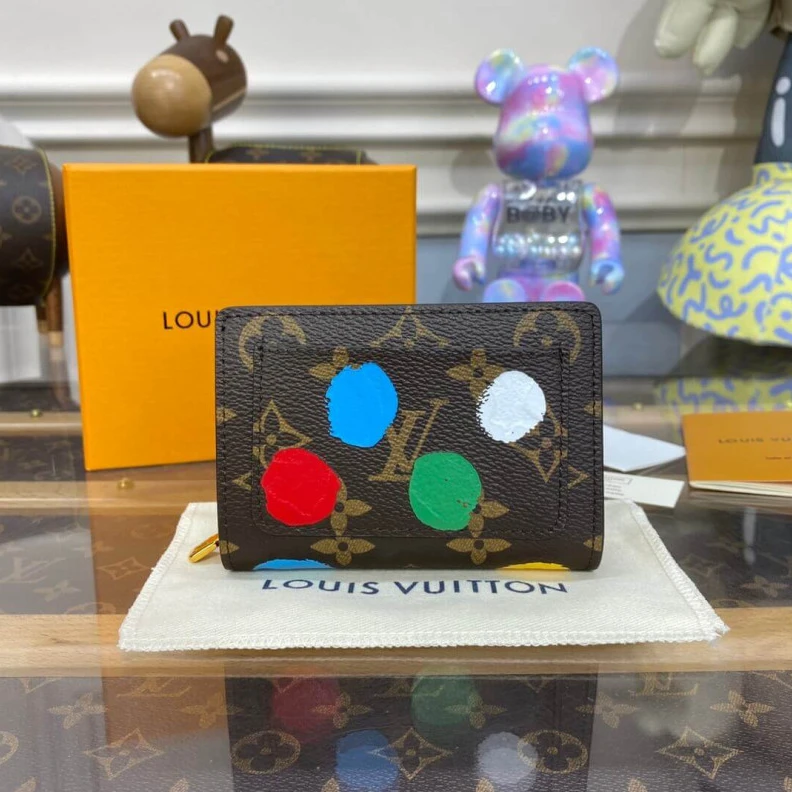 Replica bags lv Goldcolor Louis Vuitton x Yayoi Kusama Lou Wallet M81981