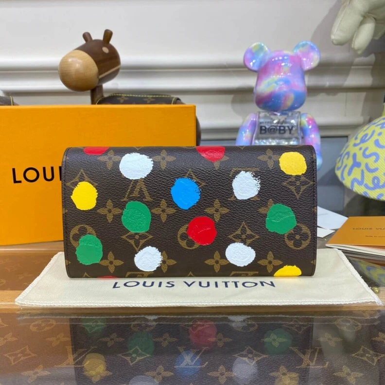 Mythick Zipped co Louis Vuitton x Yayoi Kusama Sarah Wallet