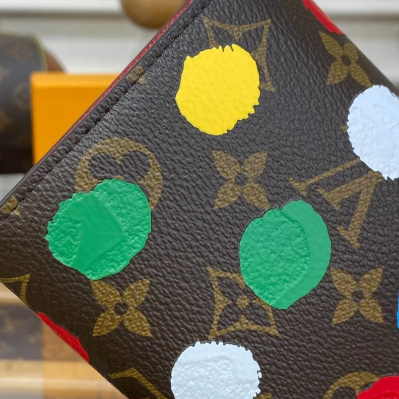 Mythick Zipped co Louis Vuitton x Yayoi Kusama Sarah Wallet