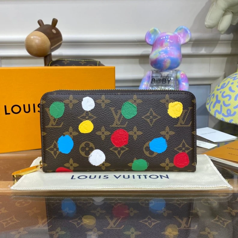 Mythick ru 19.5 x 10 Louis Vuitton x Yayoi Kusama Zippy Wallet