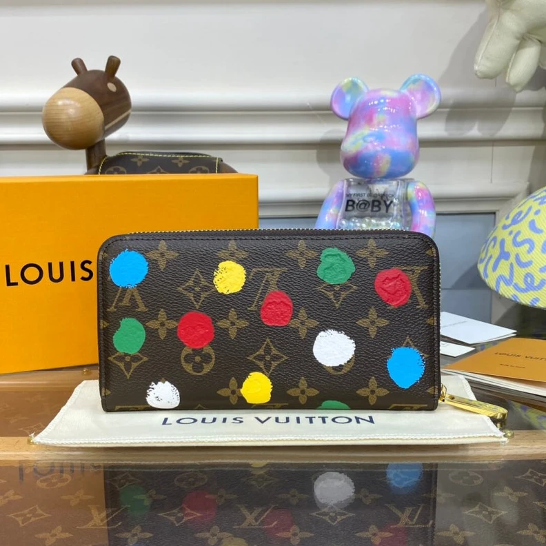 Mythick ru 19.5 x 10 Louis Vuitton x Yayoi Kusama Zippy Wallet