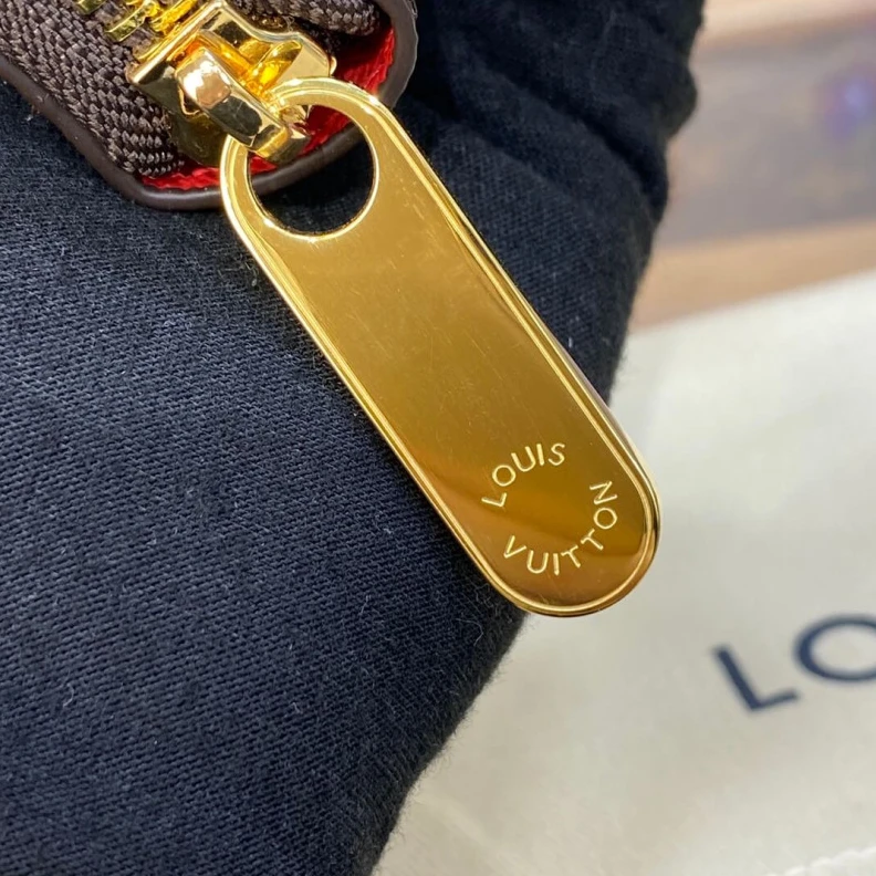 Mythick ru 19.5 x 10 Louis Vuitton x Yayoi Kusama Zippy Wallet