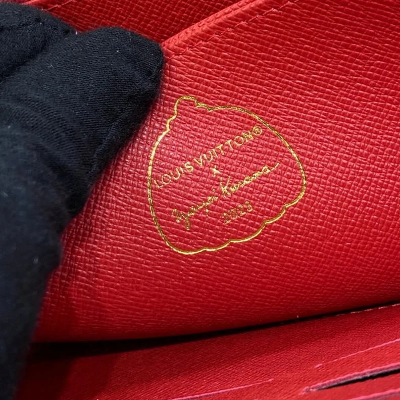 Mythick ru 19.5 x 10 Louis Vuitton x Yayoi Kusama Zippy Wallet