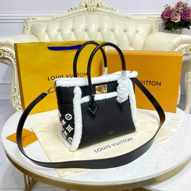 Mythick.ru 2 outside ouis Vuitton On My Side PM Black
