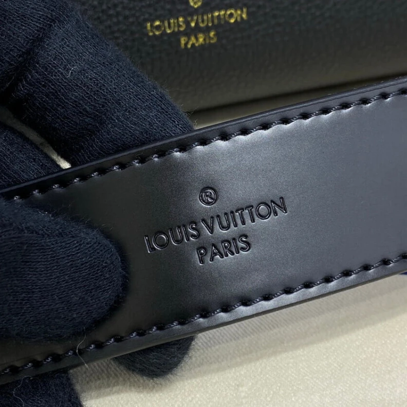 Mythick.ru 2 outside ouis Vuitton On My Side PM Black