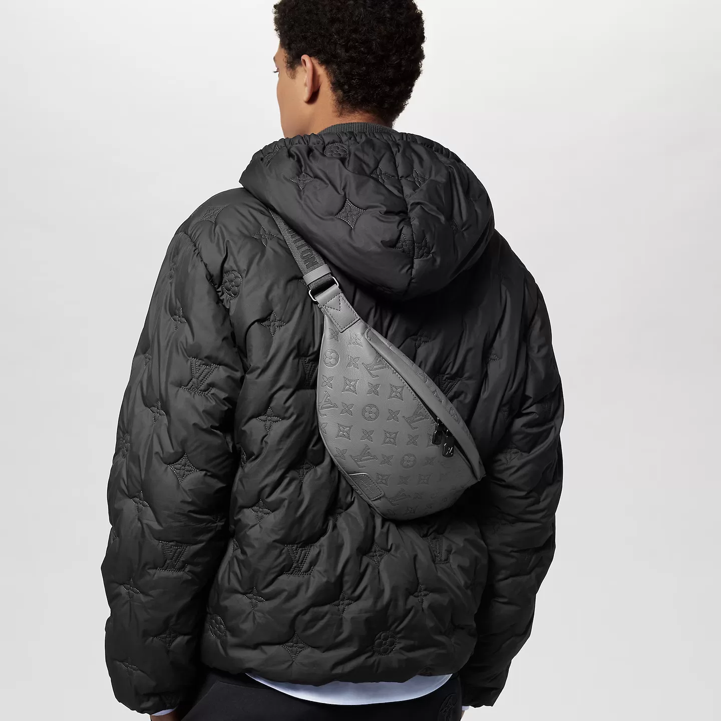 Replica bags Louis Vuitton Anthracite gray M46108 Discovery Bumbag