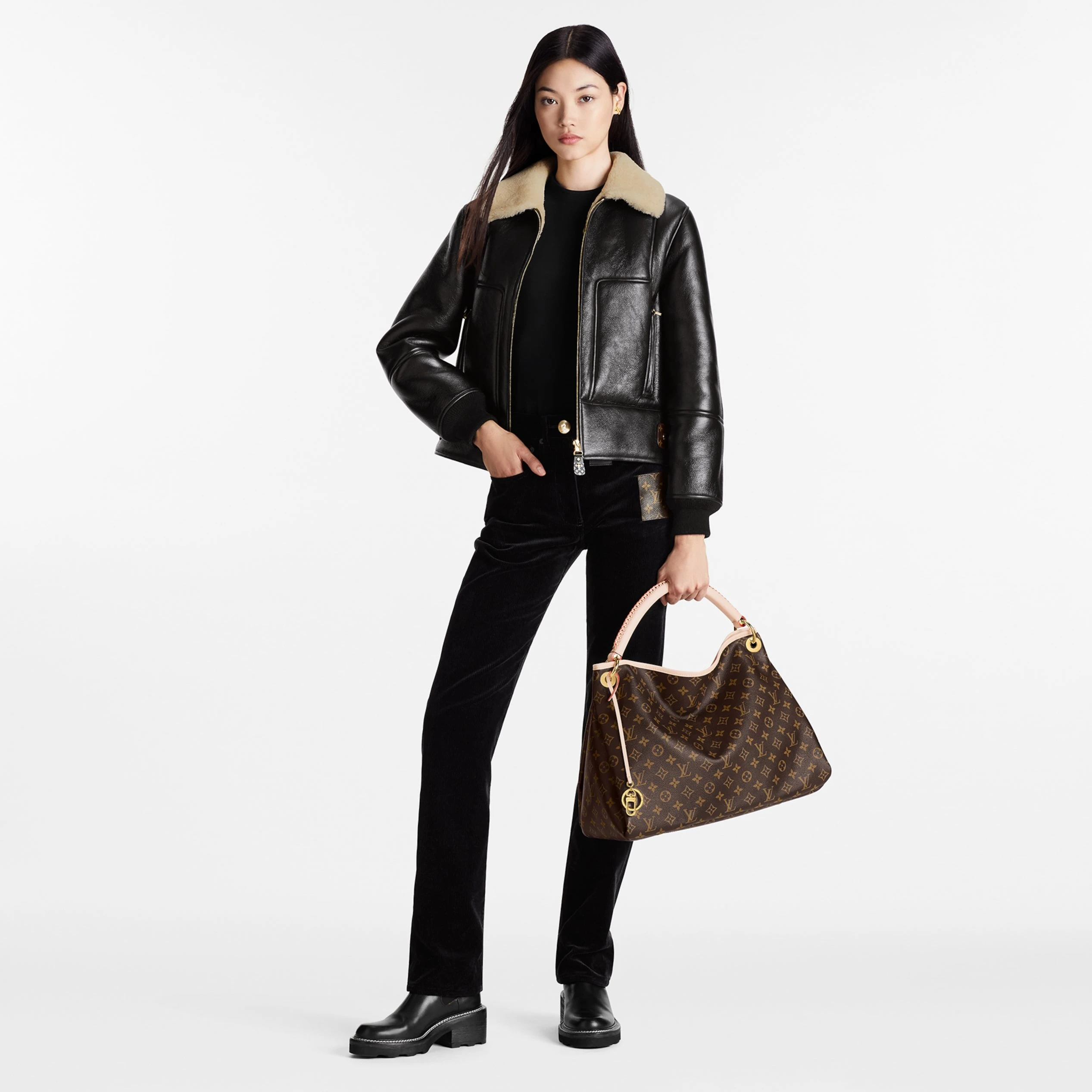Mythick Louis Vuitton Artsy MM Monogram Canvas M44869