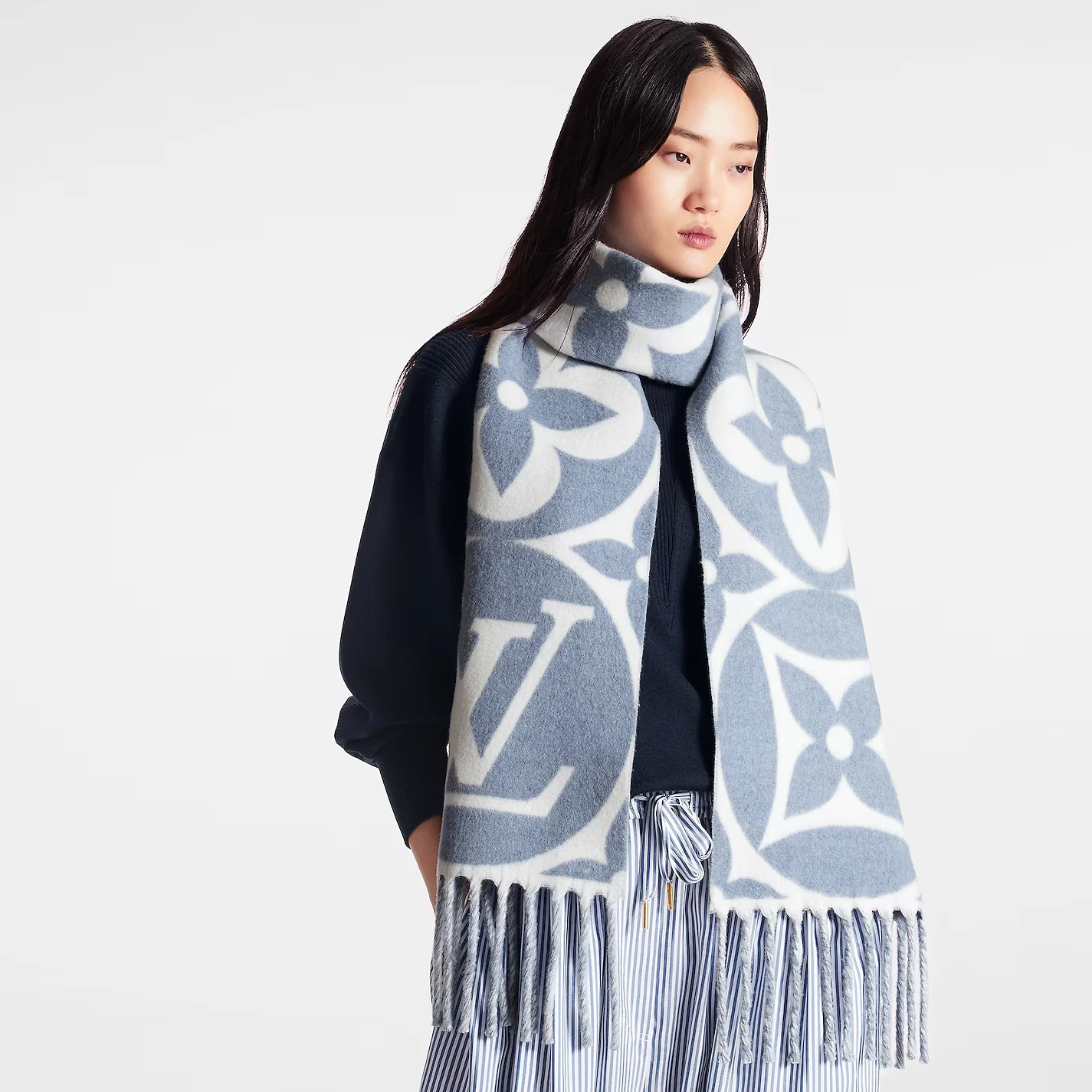 Mythick Louis Vuitton Blue M79214 FLIGHT MODE LV Medallion Scarf