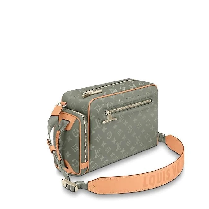 Mythick ru Louis Vuitton Camera Bag M43884