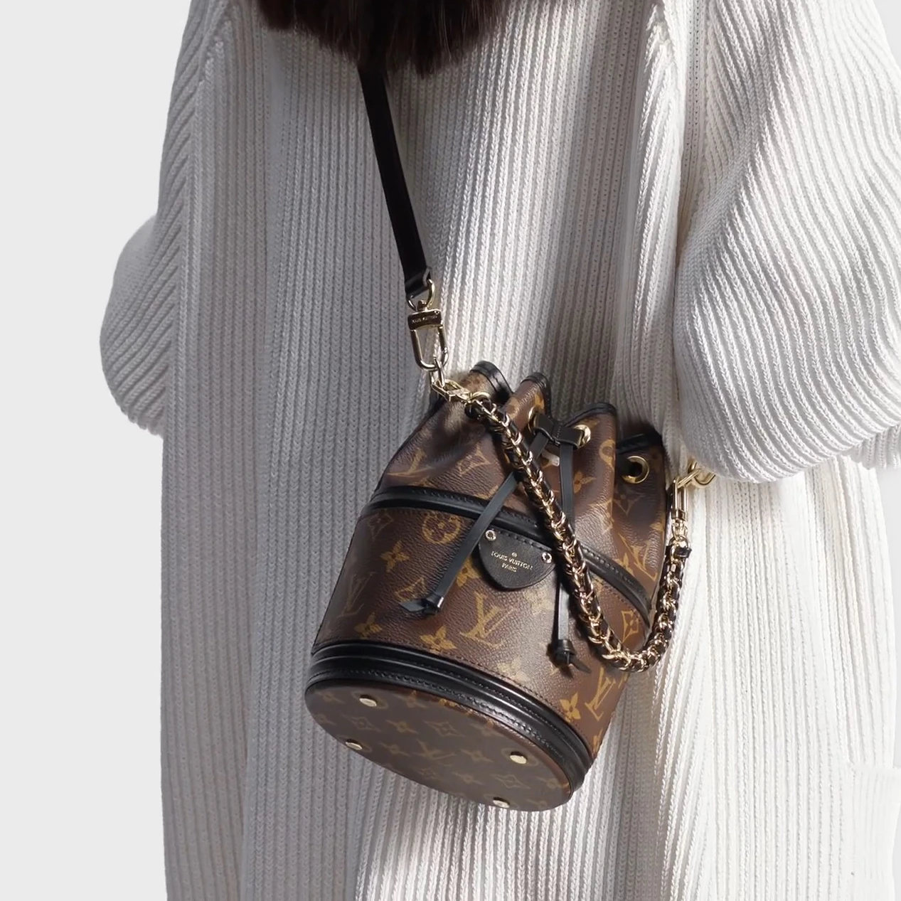 Replica bag Louis Vuitton Canoé M83480 Monogram