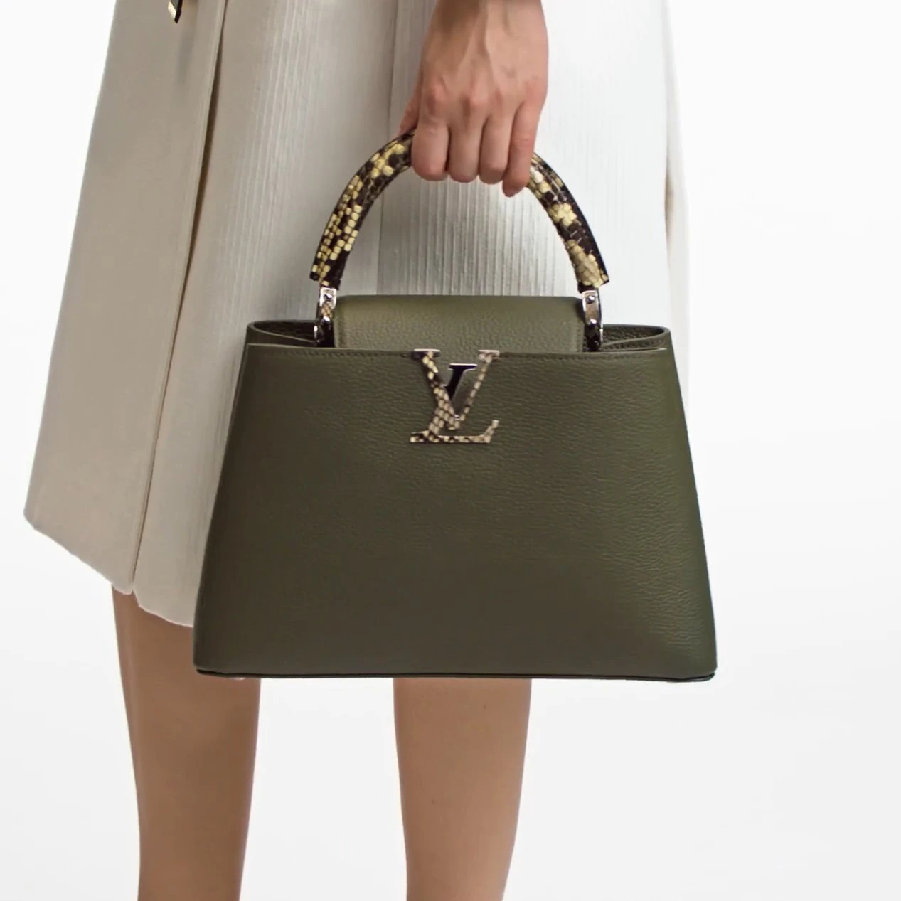 Lv belts replica Louis Vuitton Capucines MM Green N93799