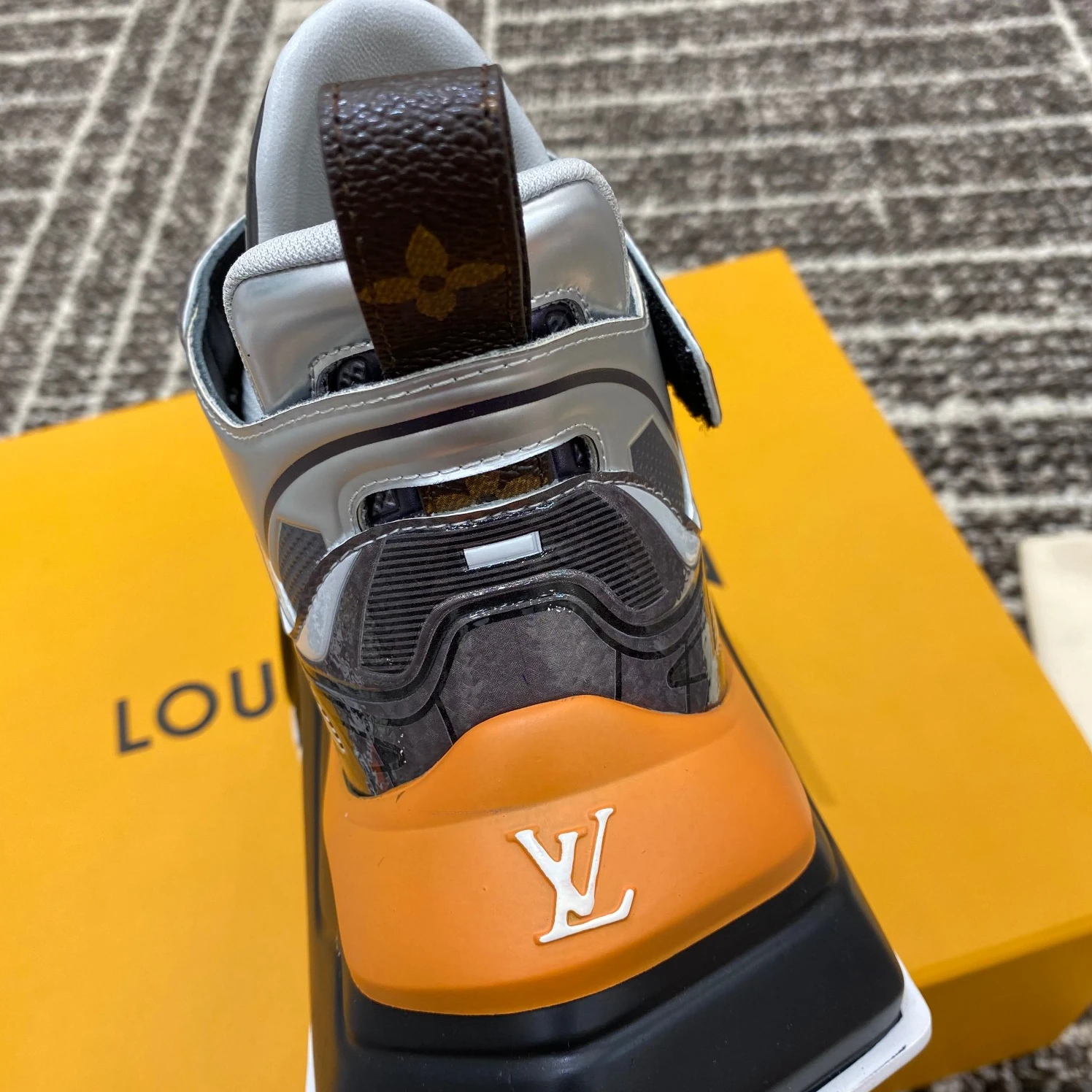 Replica bag Louis Vuitton LV Archlight 2.0 Platform Sneaker Black Silver 1AB13F