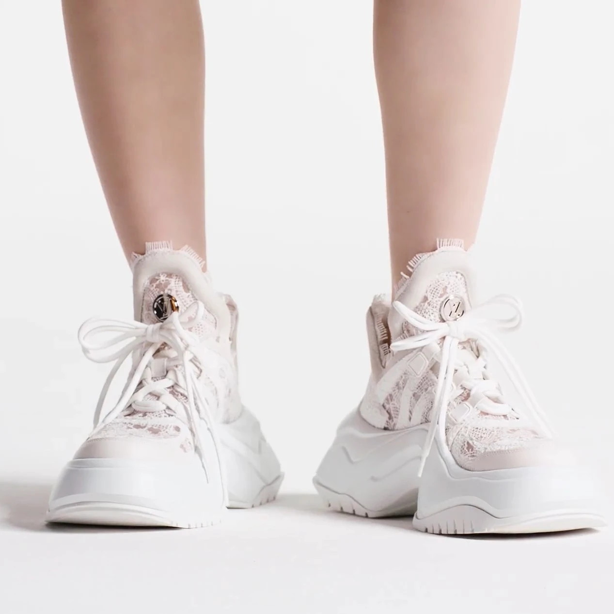 Mythick.ru Louis Vuitton LV Archlight 2.0 Platform Sneaker White 1ABI4A