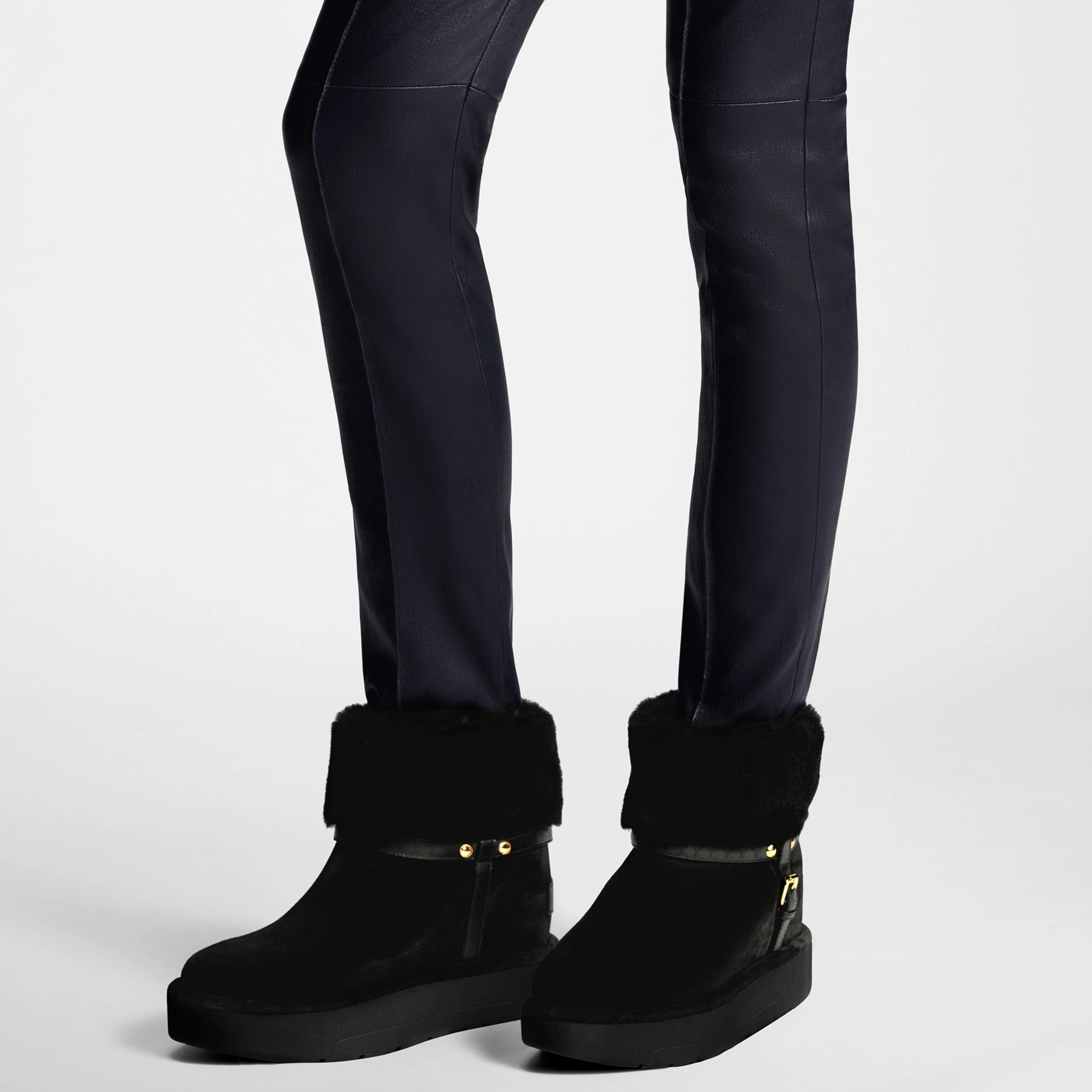 Replica bags Louis Vuitton LV SKI Aspen Platform Ankle Boot Black 1AC78P