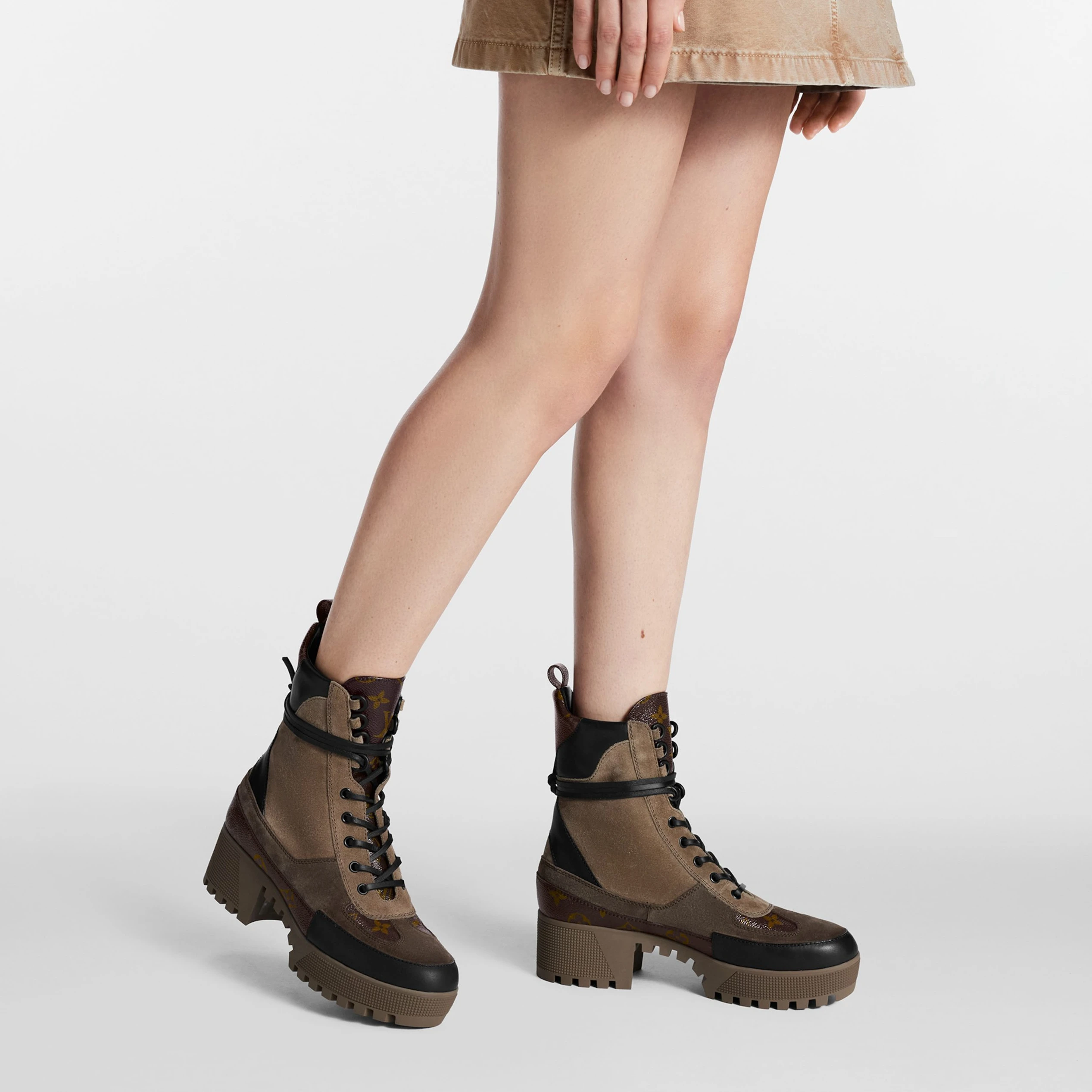 Louis vuitton locations Louis Vuitton Laureate Platform Desert Boot Beige 1A4XYE