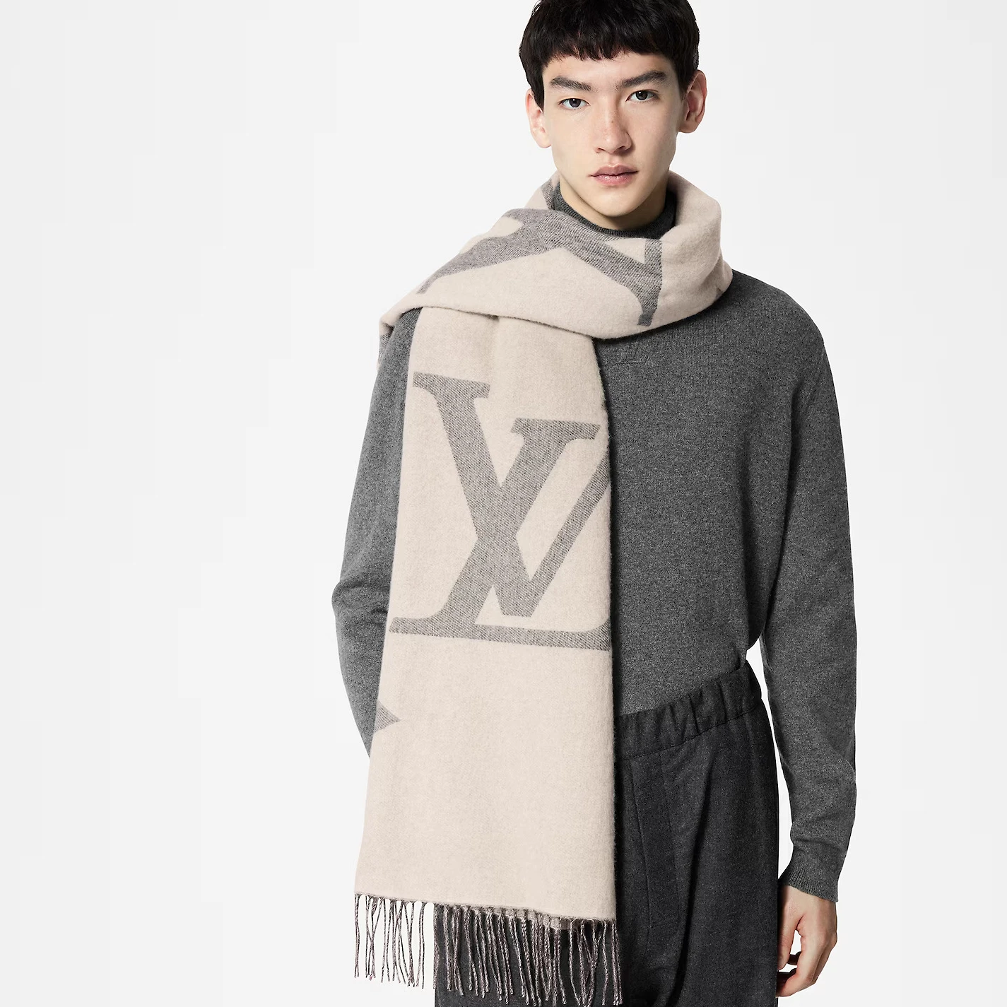 Mythick.ru Louis Vuitton Light Grey M77951 MNG Giant Scarf