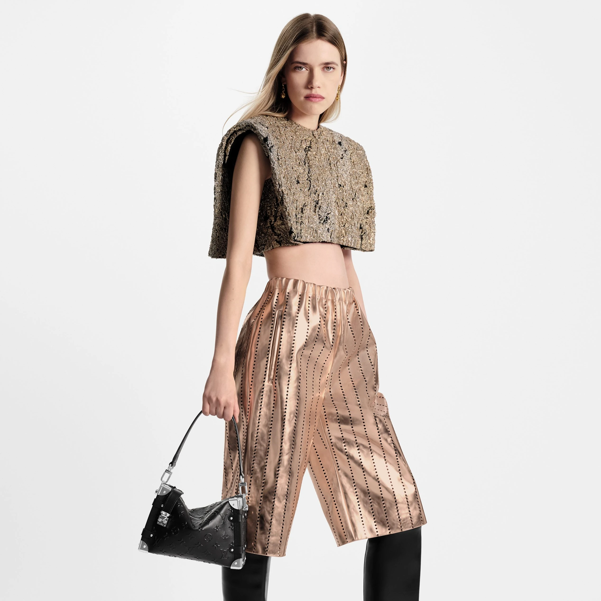 Louis vuitton locations Louis Vuitton M21709 Side Trunk MM Black Fashion Leather