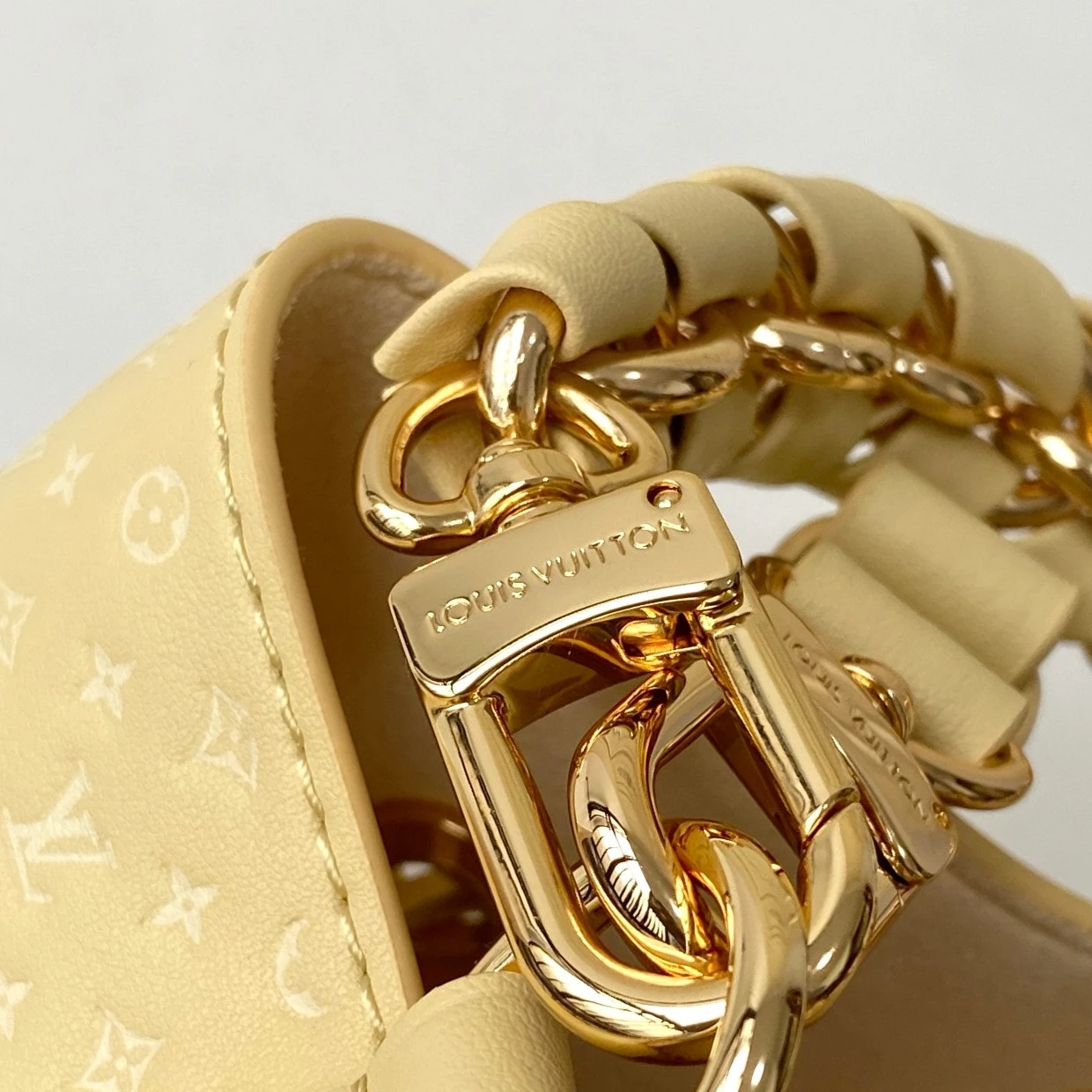 Replica bags lv Louis Vuitton M22599 Calfskin Yellow Néonoé BB