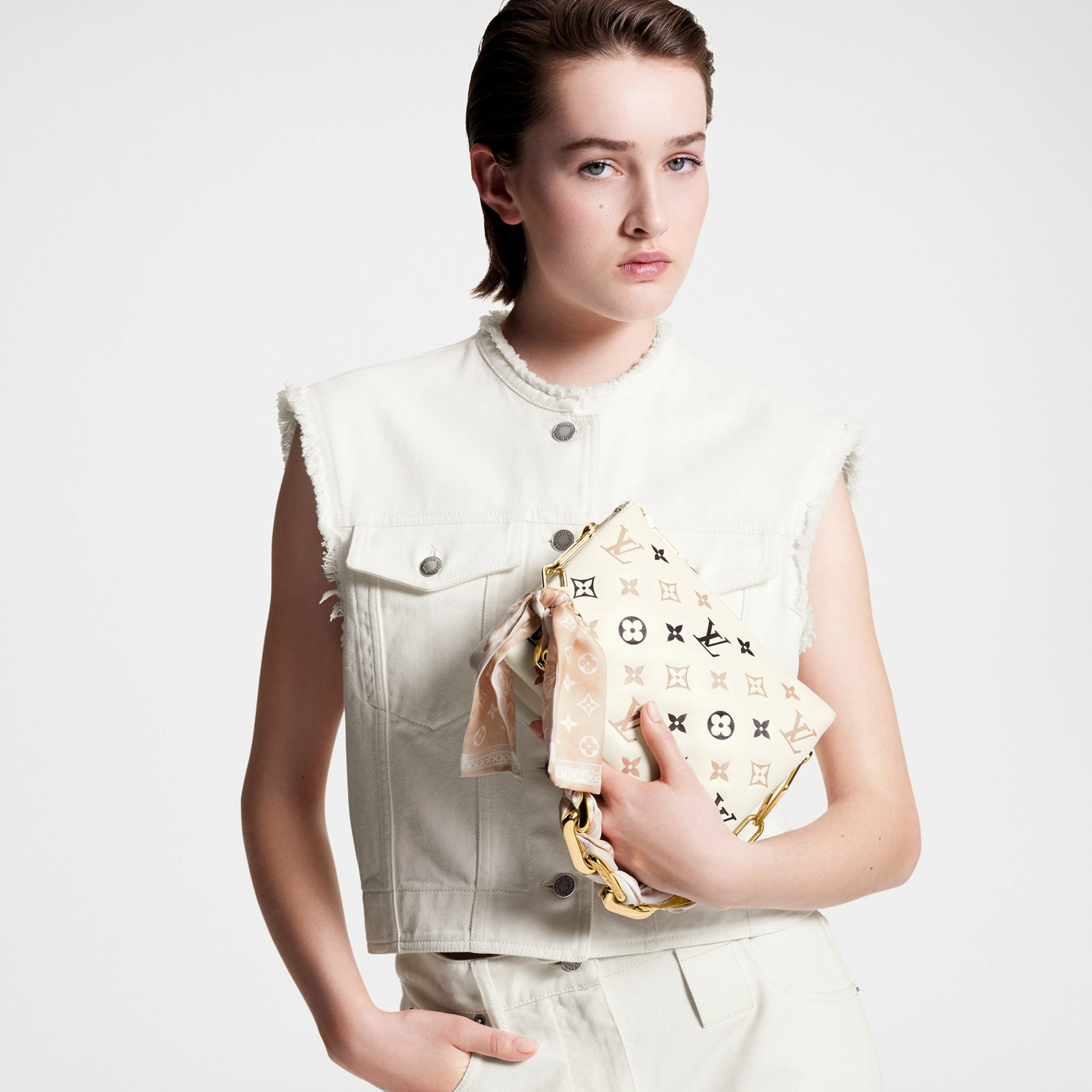 Louis vuitton locations Louis Vuitton M22954 Coussin BB Bag Beige