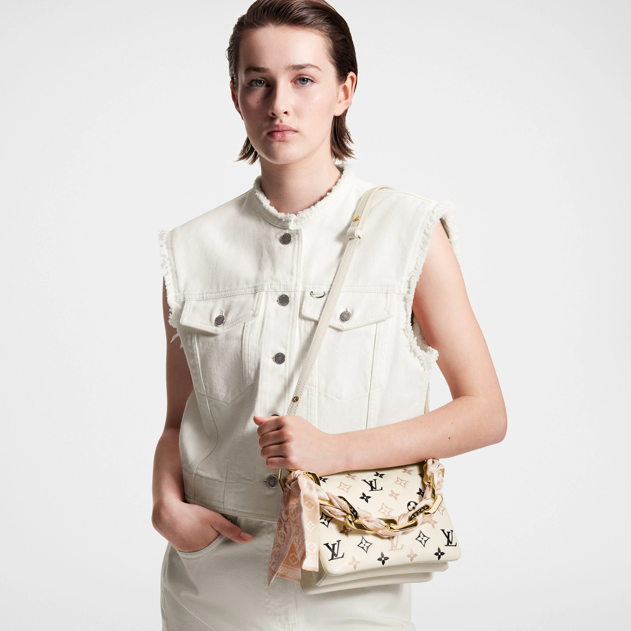Louis vuitton locations Louis Vuitton M22954 Coussin BB Bag Beige