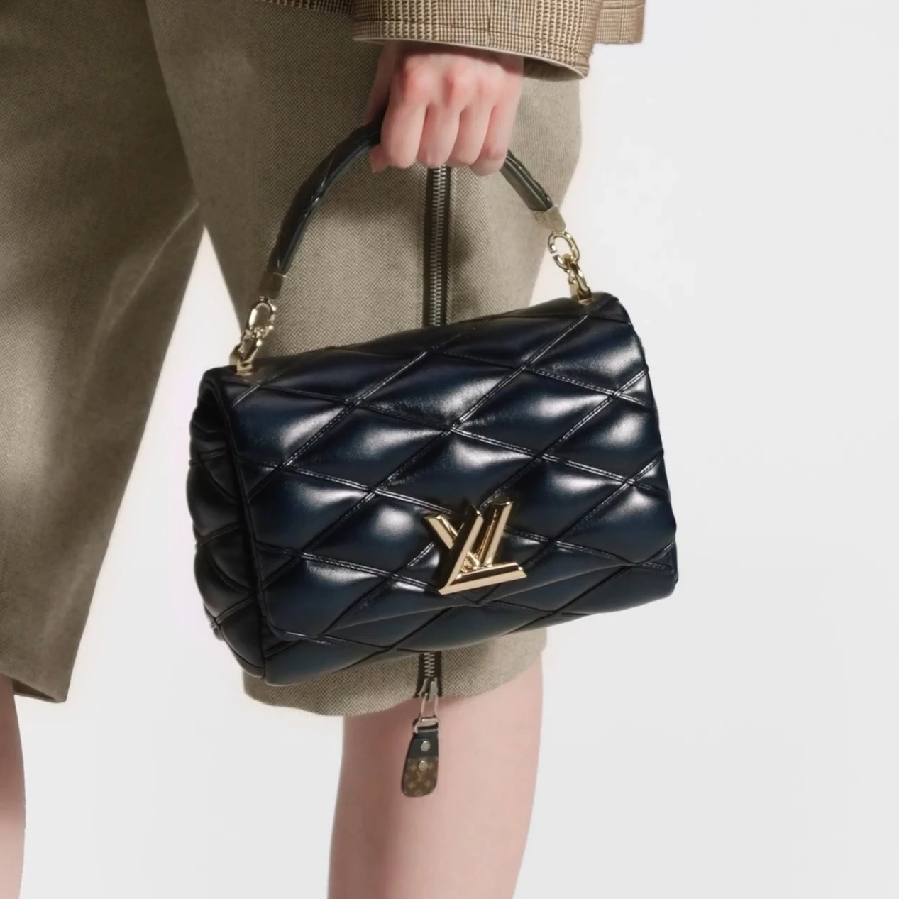 Louis vuitton locations Louis Vuitton M23682 GO-14 MM Navy Blue