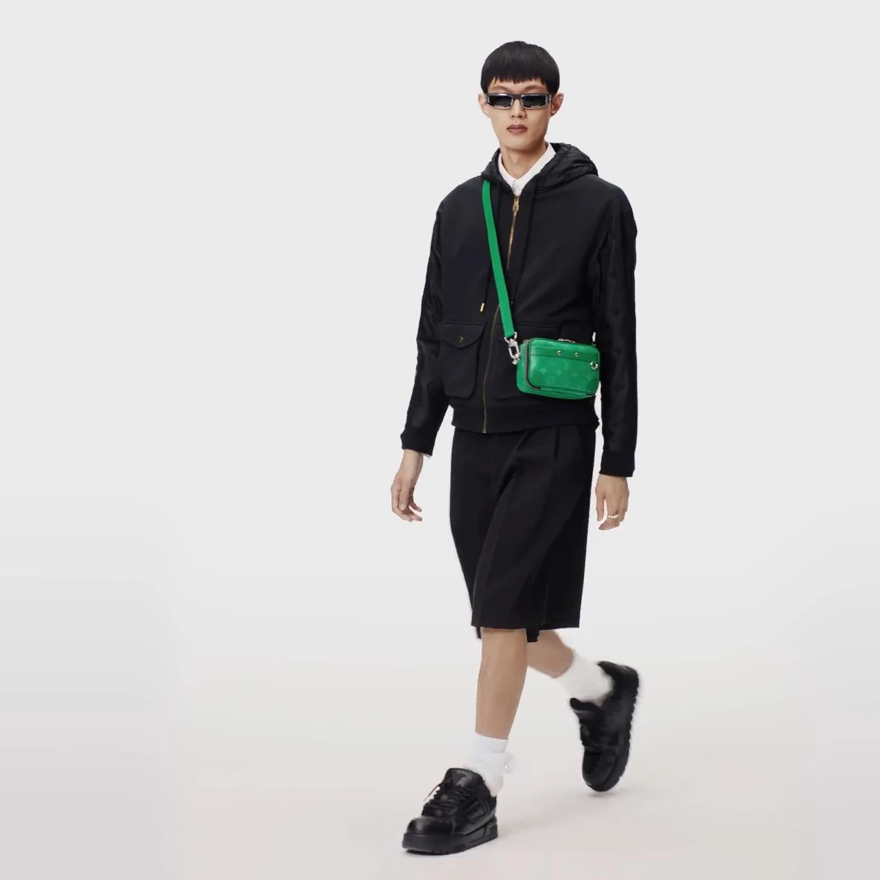Mythick ru Louis Vuitton M30997 Alpha Wearable Wallet Cactus Green