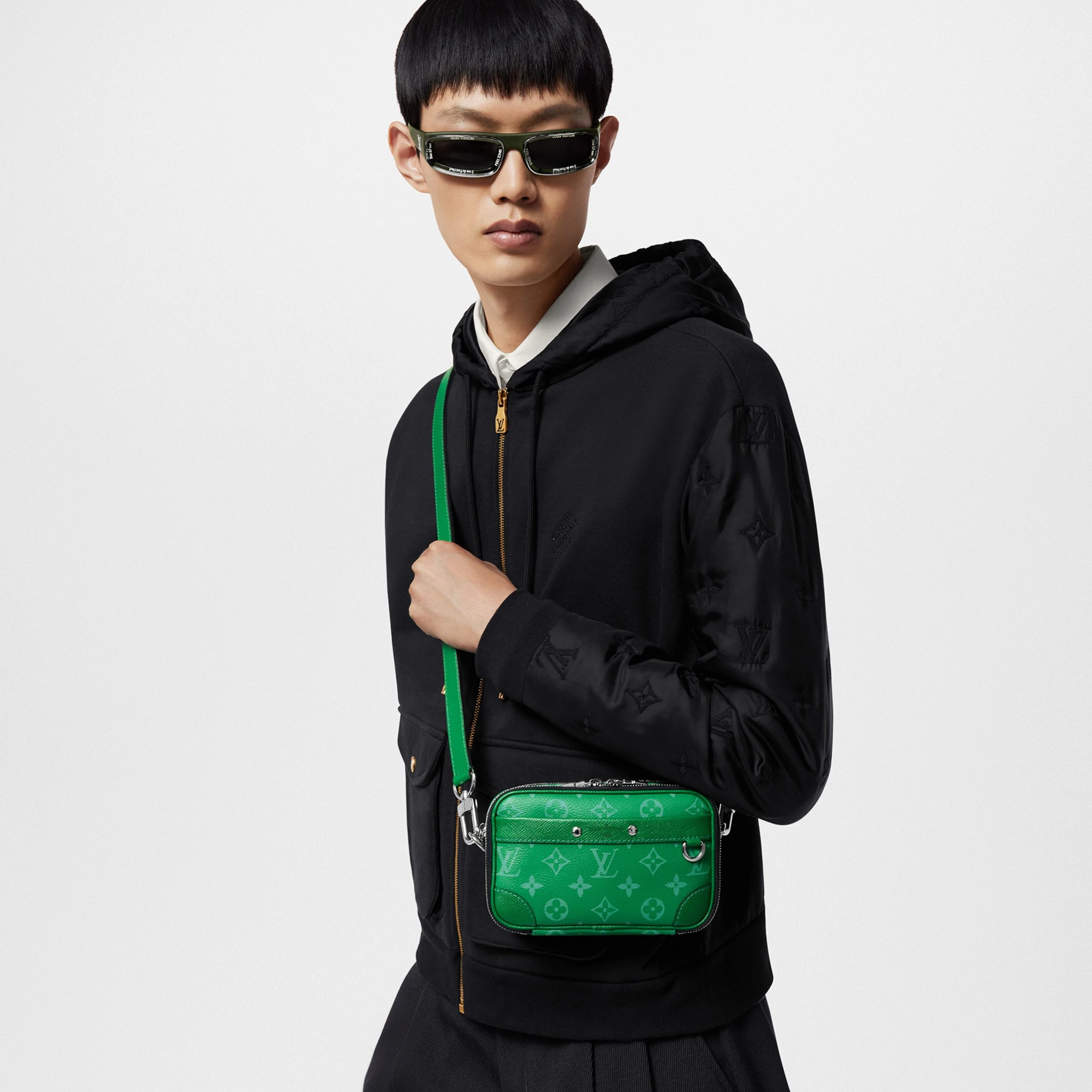 Mythick ru Louis Vuitton M30997 Alpha Wearable Wallet Cactus Green