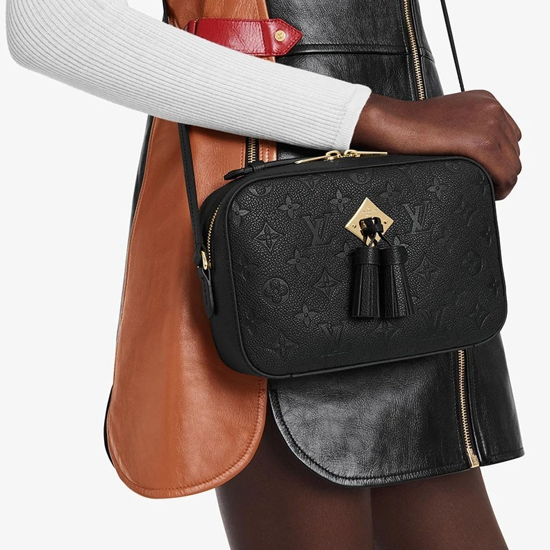 Mythick Louis Vuitton M44593 Saintonge