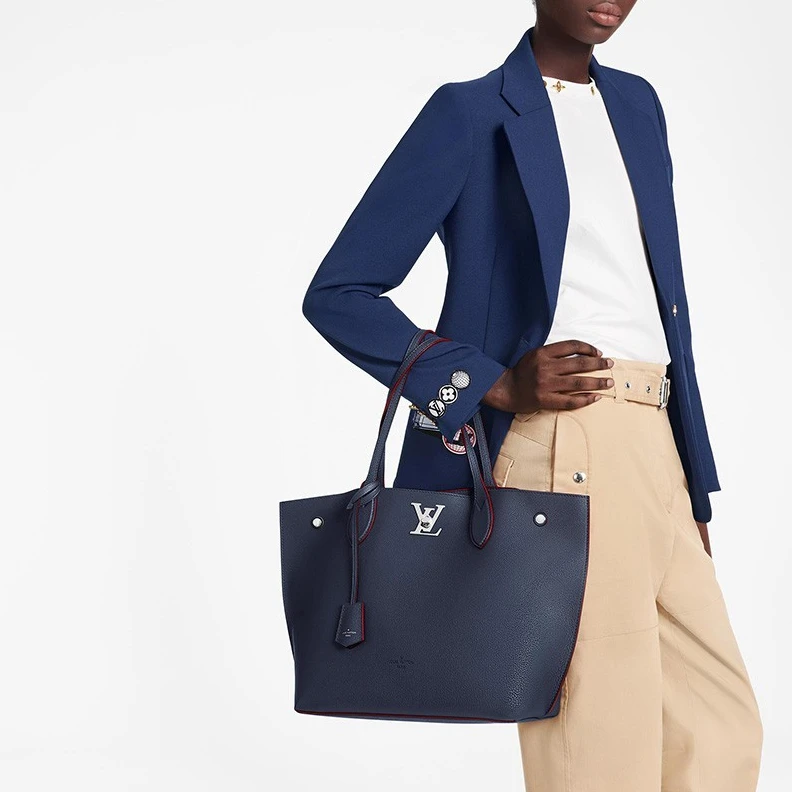 Mythick Louis Vuitton M52759 Lockme Go
