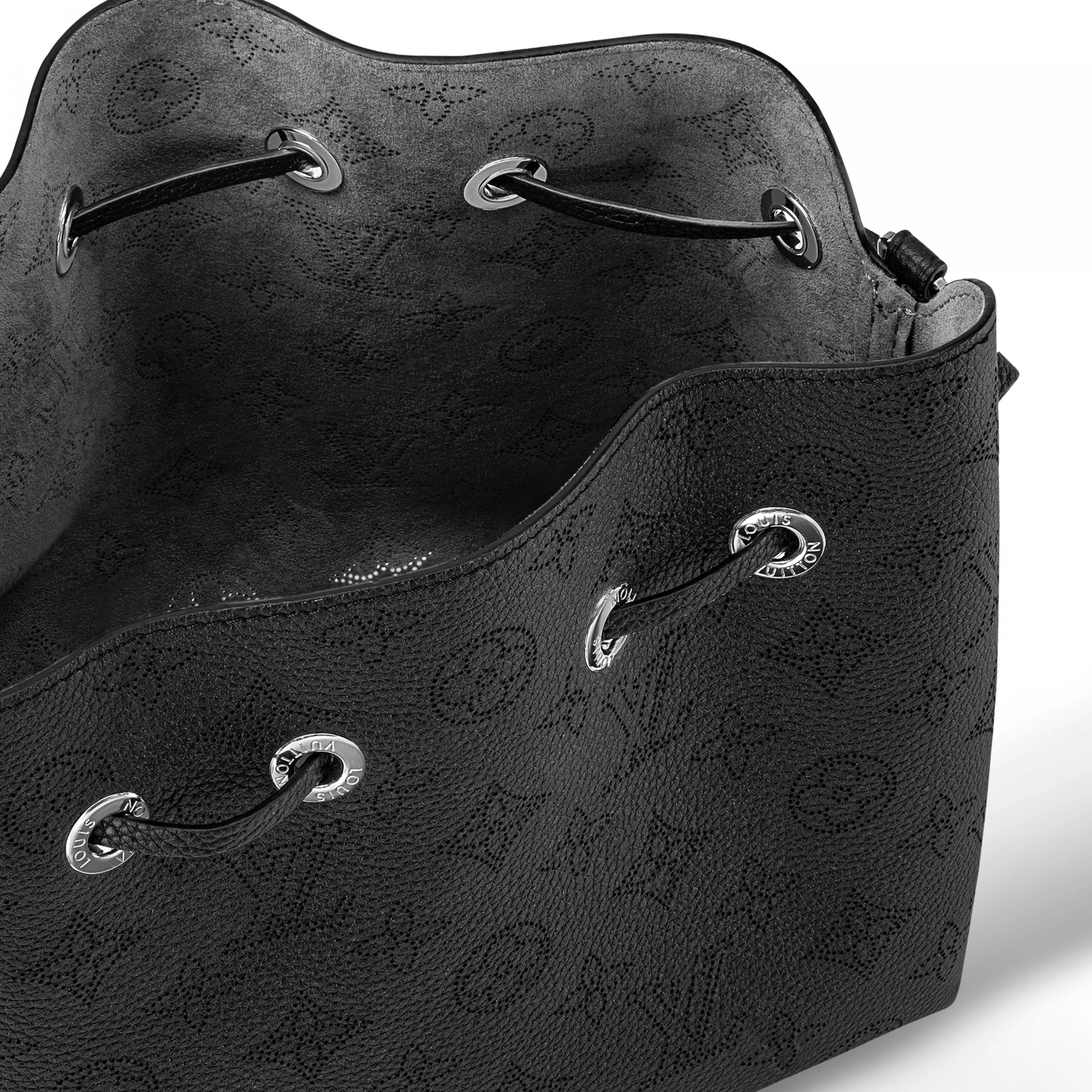 Mythick Louis Vuitton M57070 Bella Black