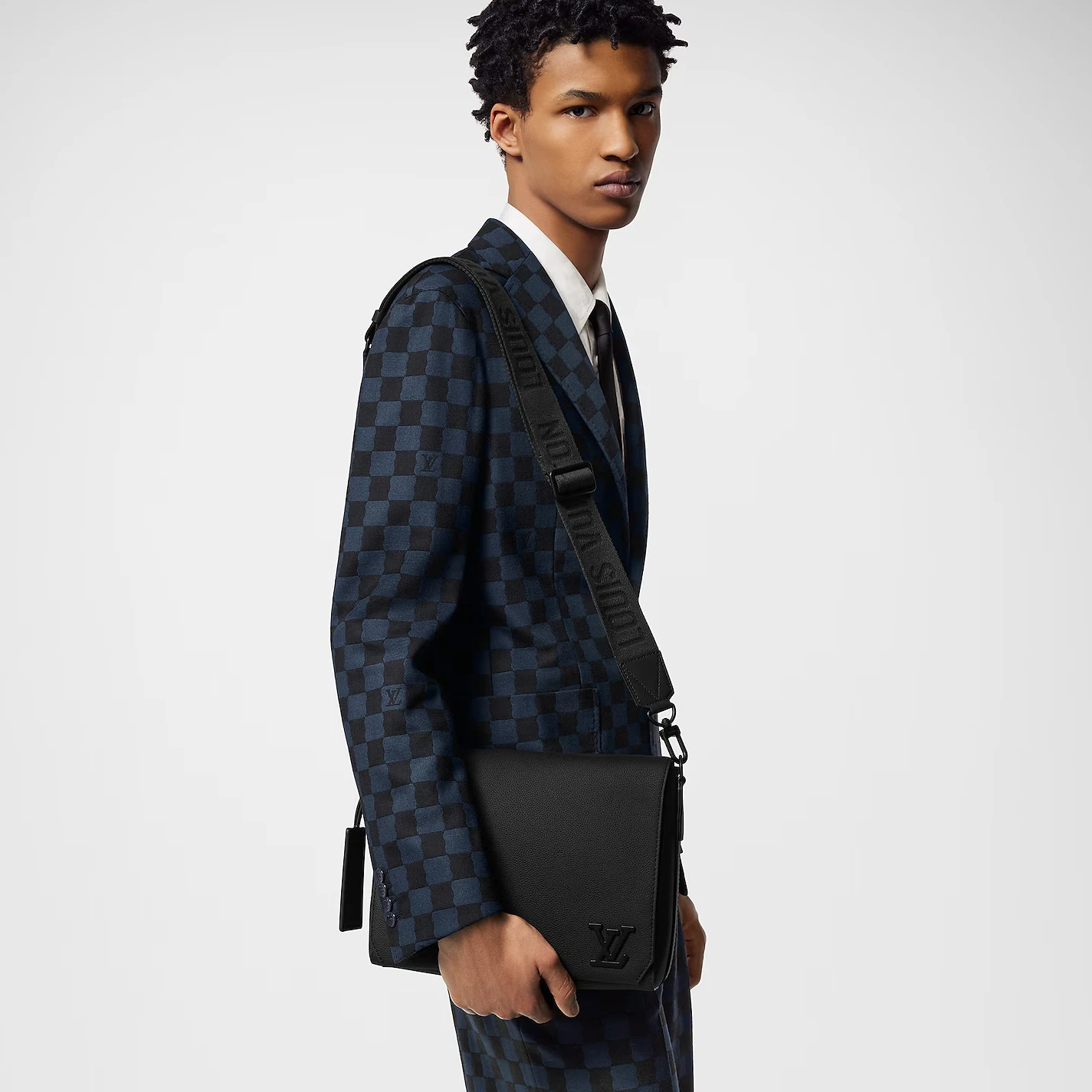 Lv belts replica Louis Vuitton M57080 Takeoff Messenger Black