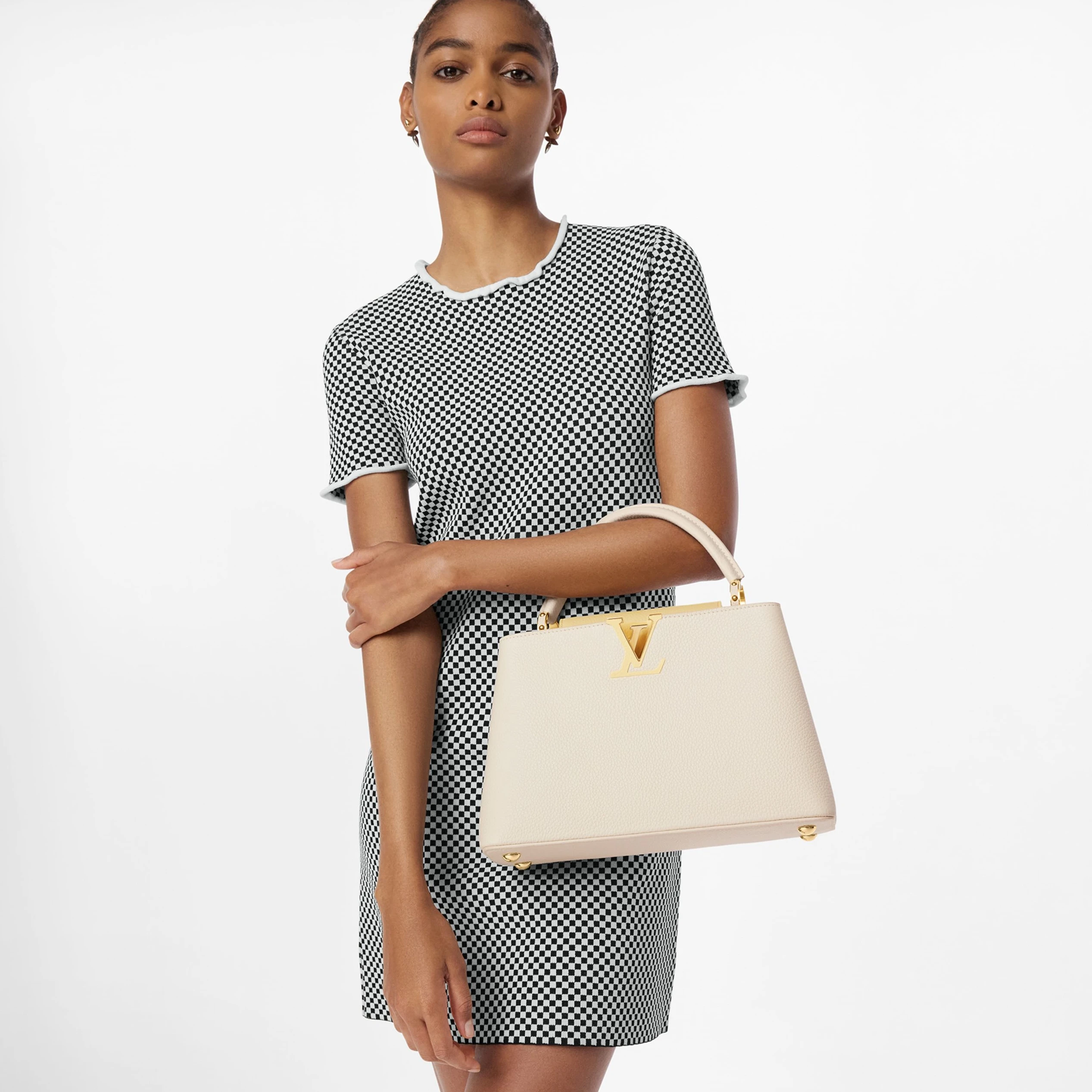 Top lv Louis Vuitton M59883 Capucines MM Cream