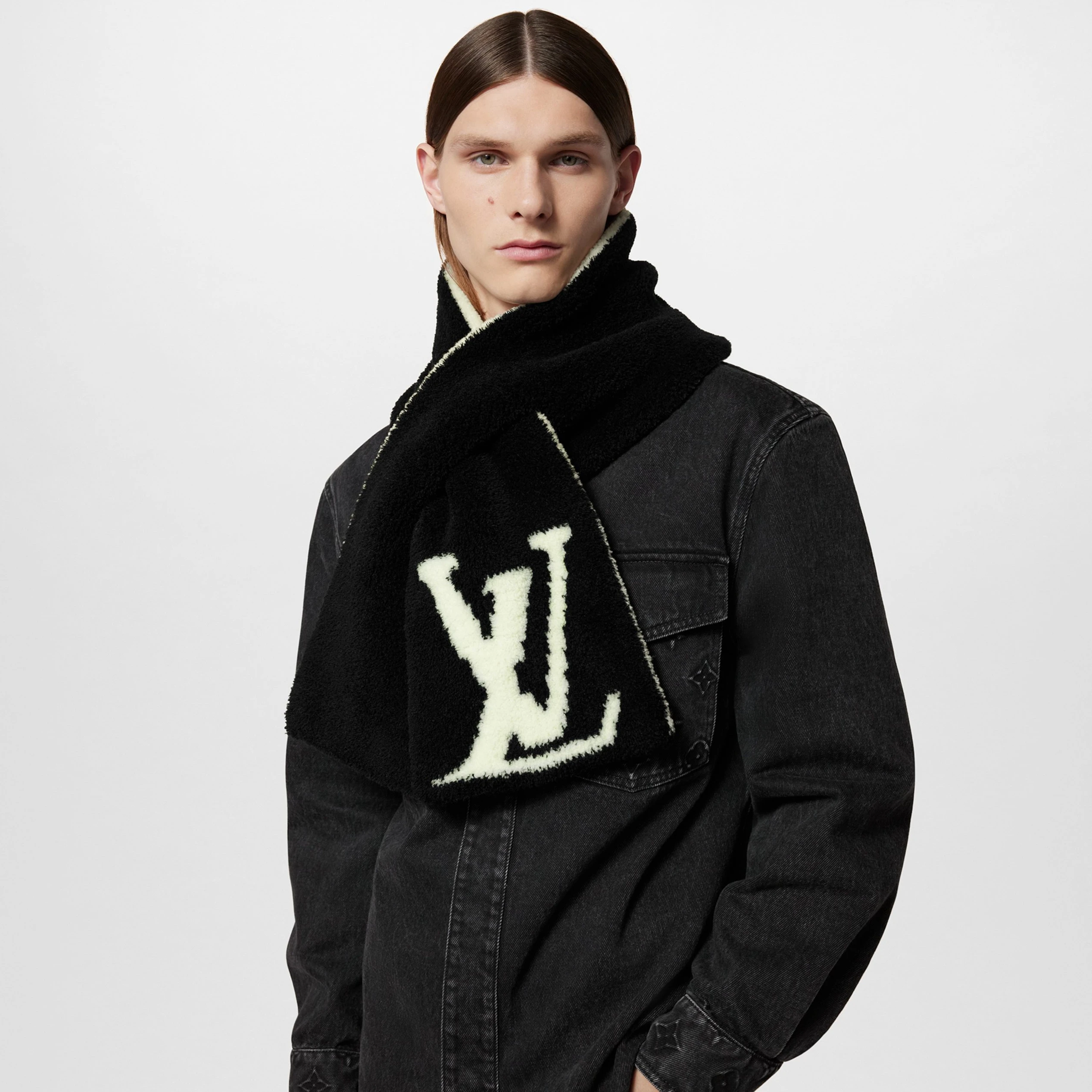 Lv belts replica Louis Vuitton M79399 Comfy Black White Scarf
