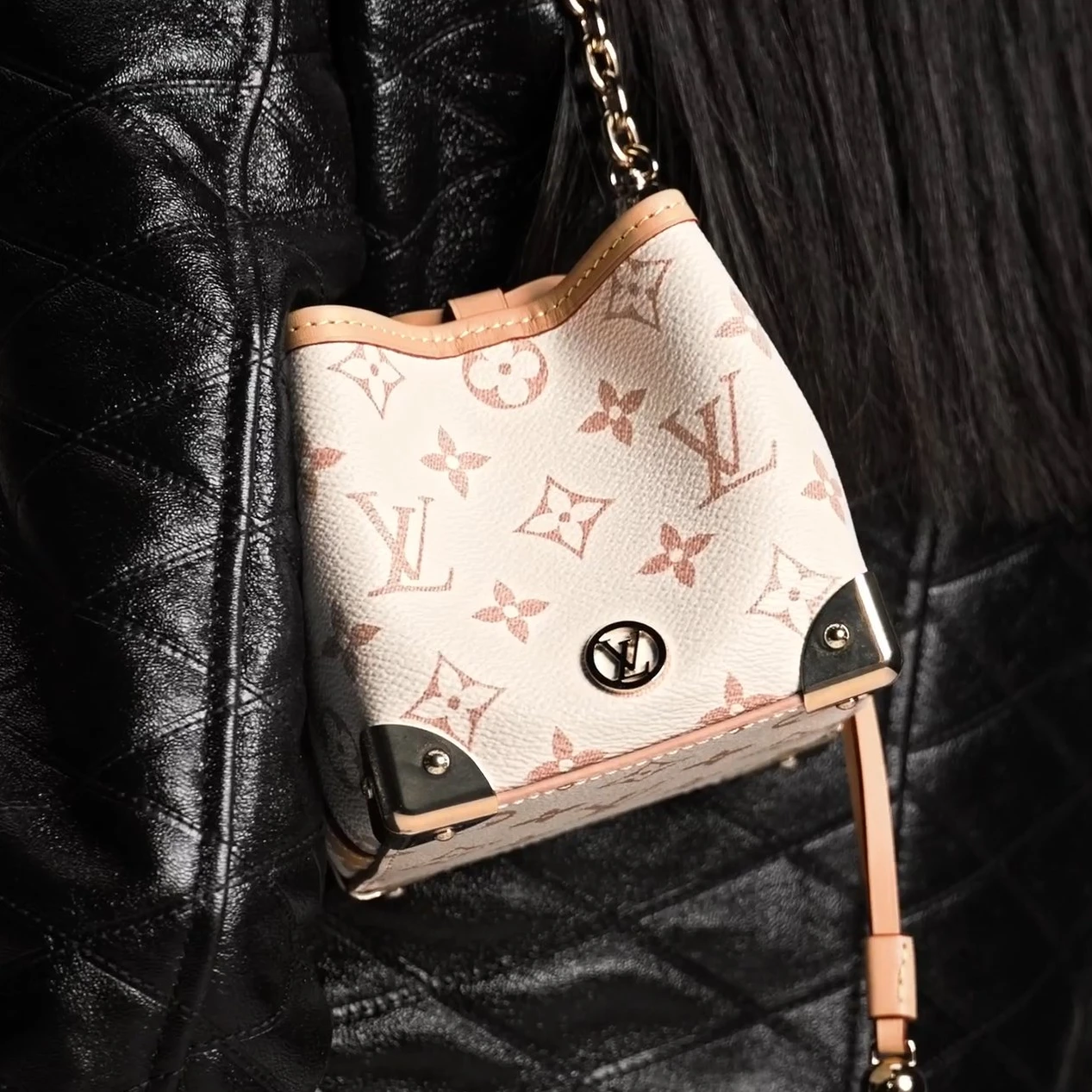 Louis vuitton locations Louis Vuitton M83227 NOÉ PURSE LV CHARMS Monogram