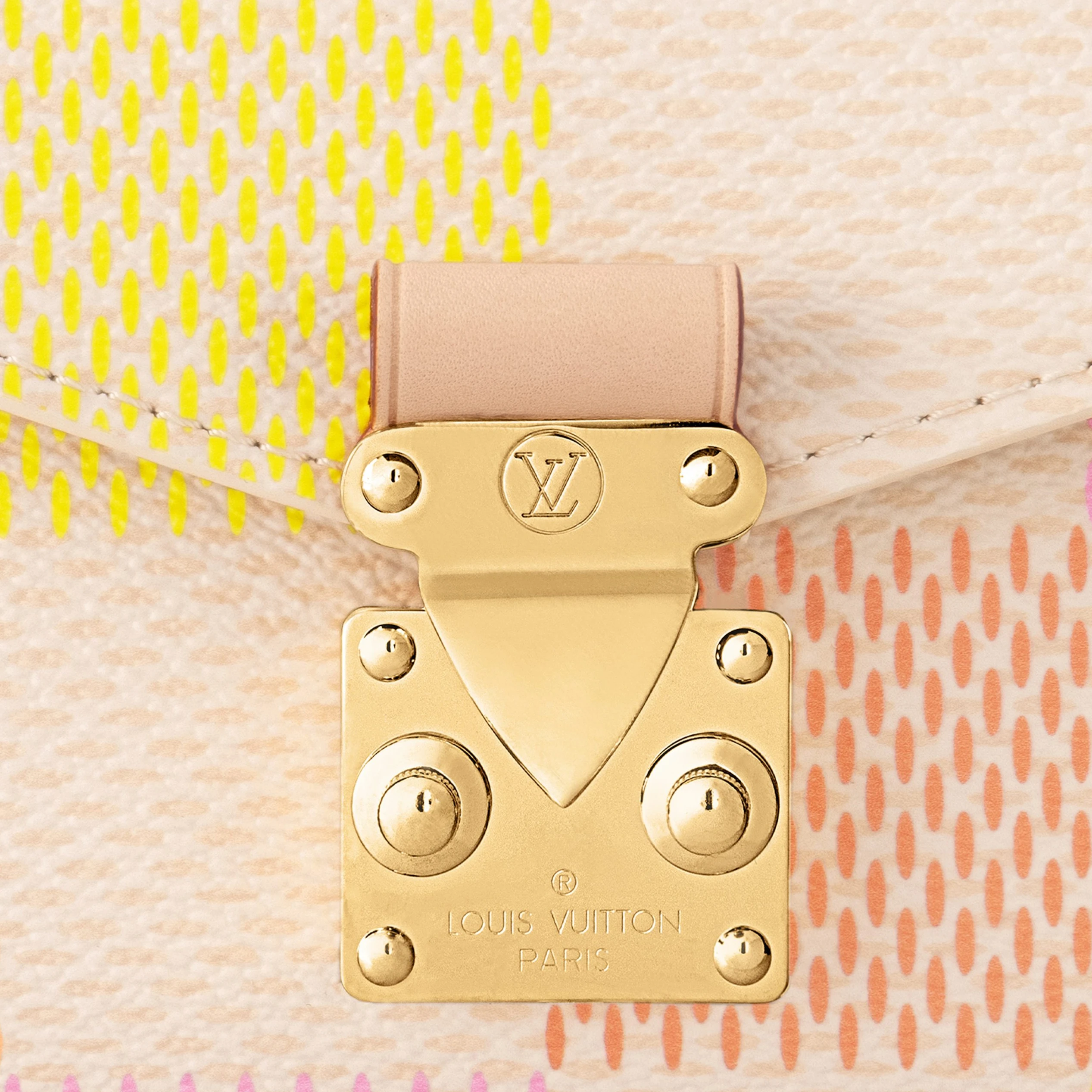Mythick Louis Vuitton N40749 Pochette Métis East West Peach