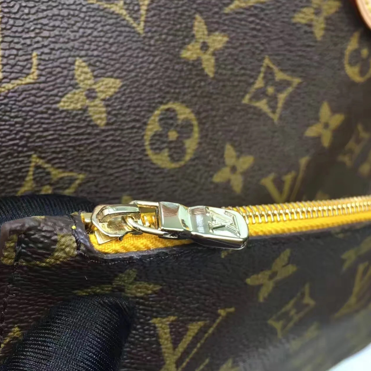 Replica bag Louis Vuitton Neverfull MM Bag Monogram Canvas M40997