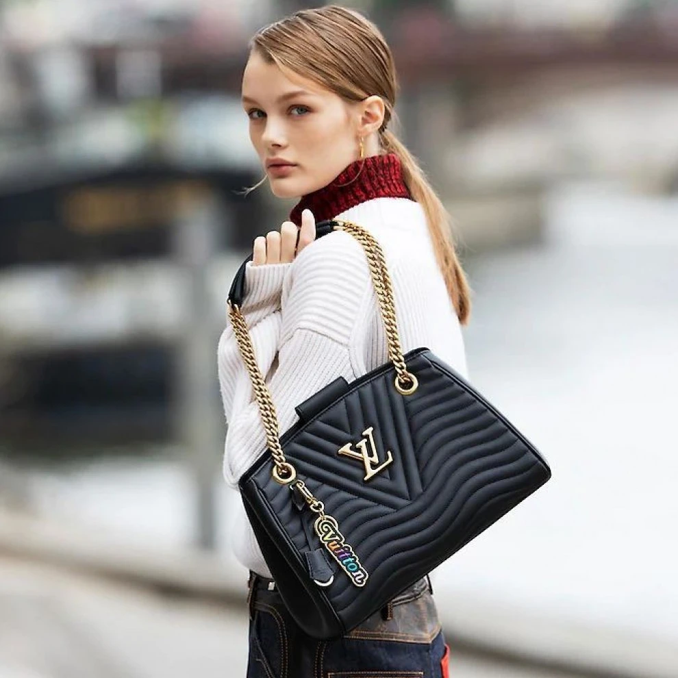 Louis vuitton locations Louis Vuitton New Wave Chain Tote M51496