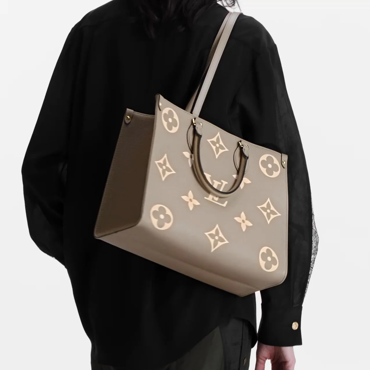 Replica bag Louis Vuitton OnTheGo MM M45494 Dove Cream
