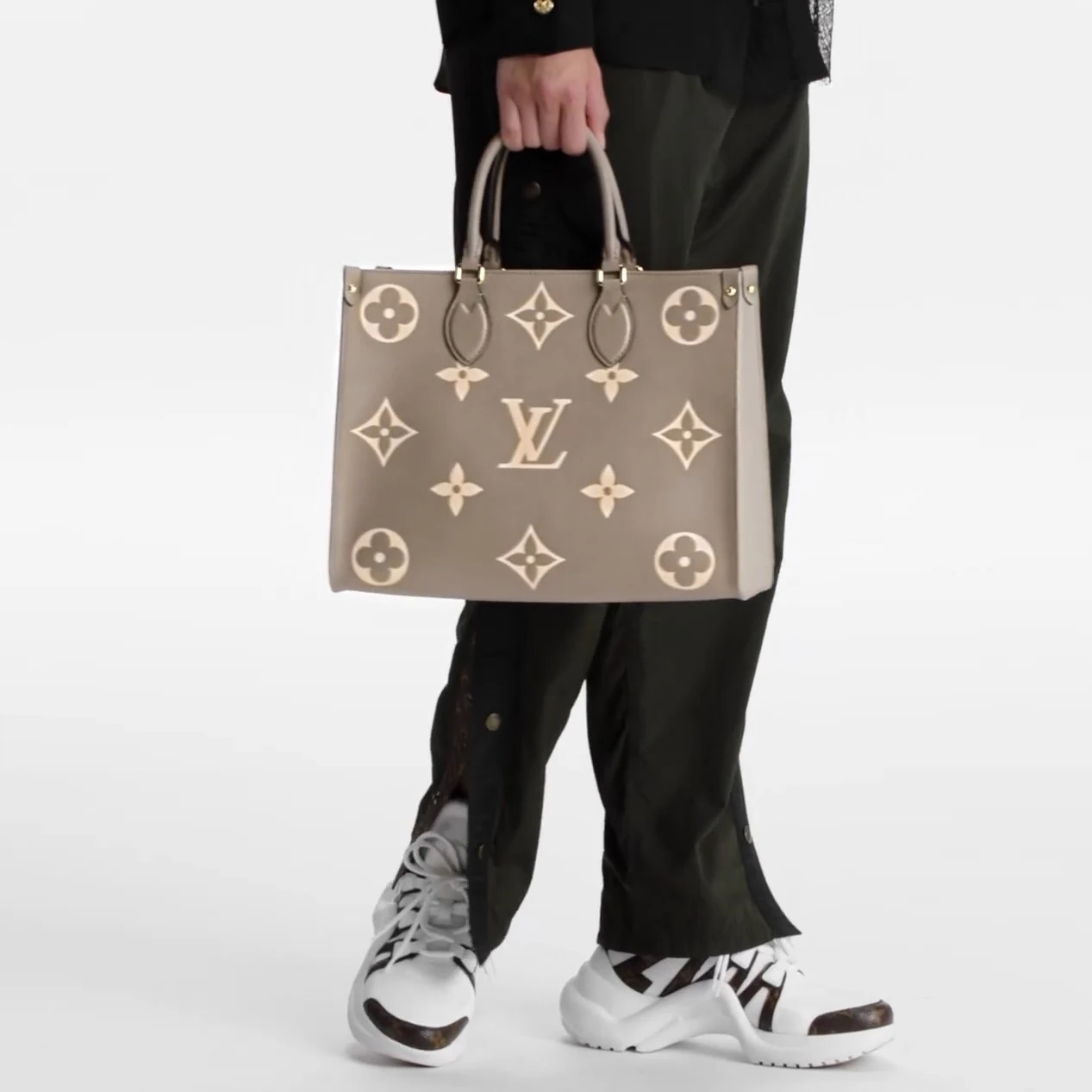 Replica bag Louis Vuitton OnTheGo MM M45494 Dove Cream