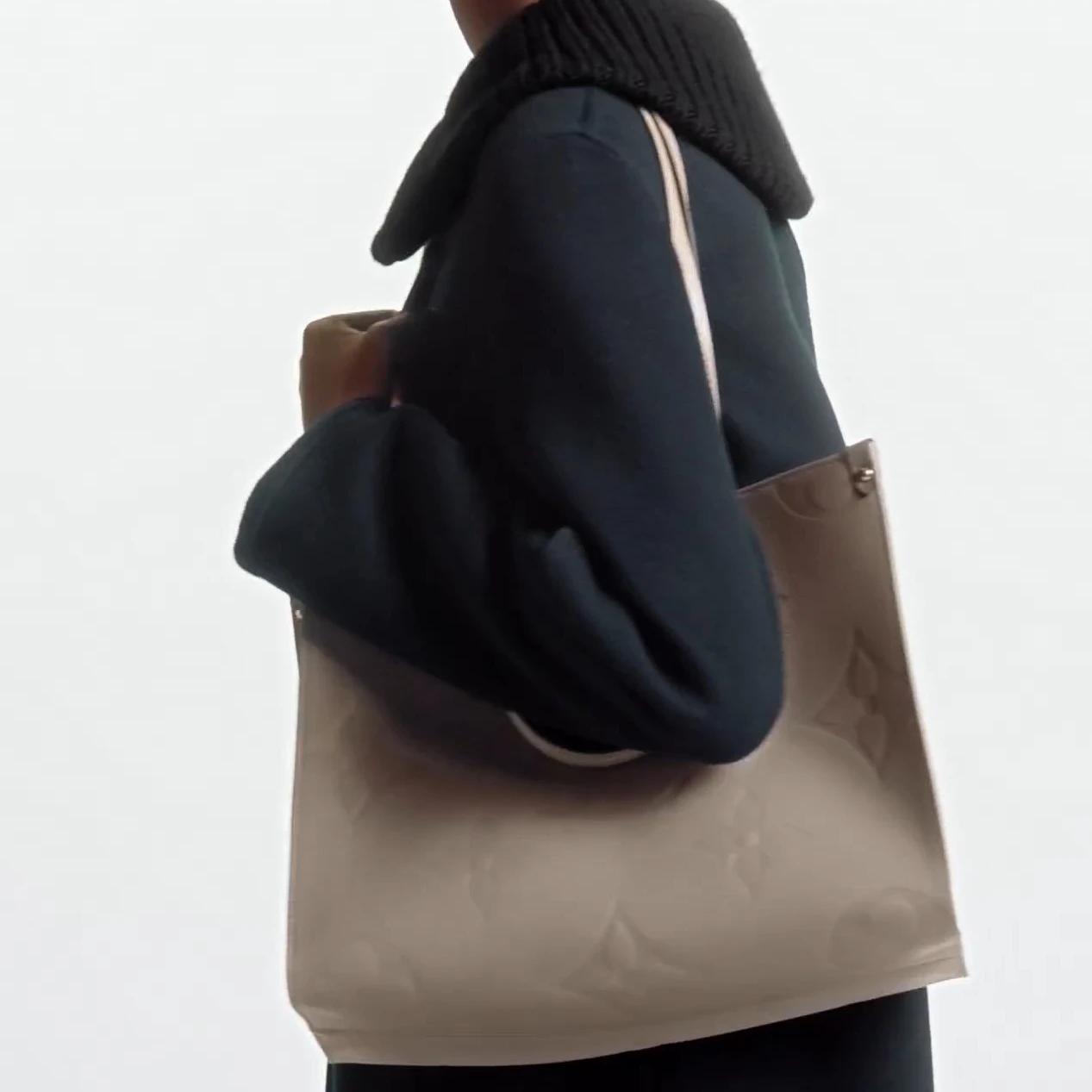 Replica bags lv Louis Vuitton OnTheGo MM M45607 Tourterelle Beige