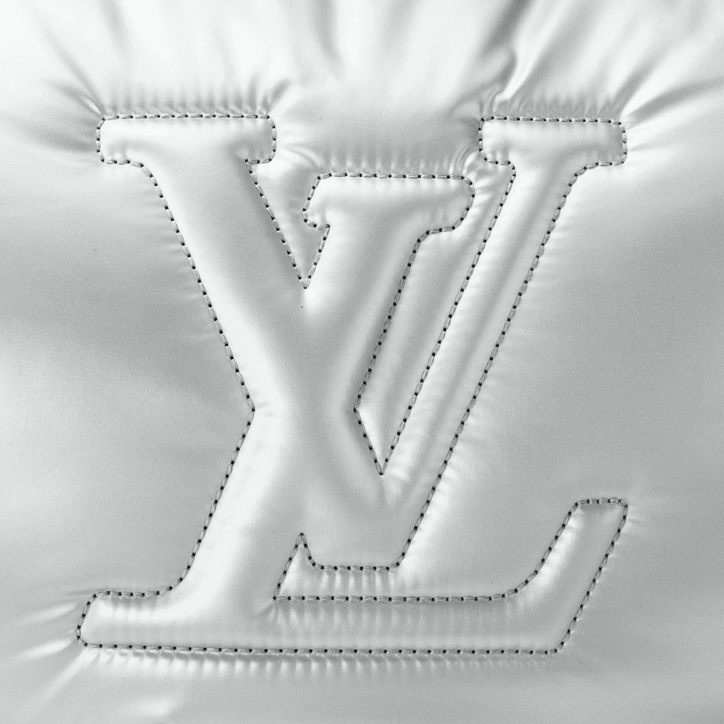 Top lv Louis Vuitton Pillow Maxi Bumbag M20971 Silver
