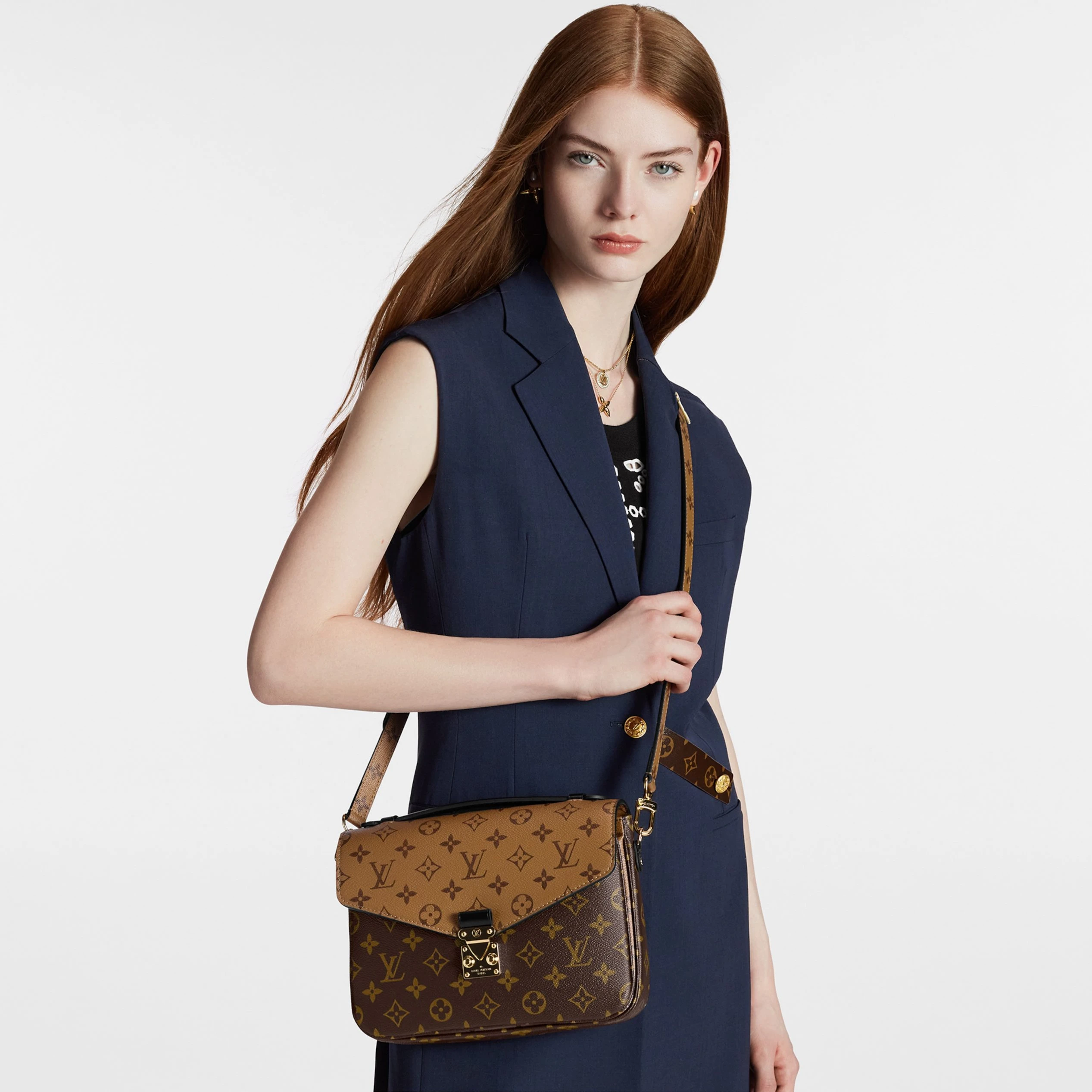 Mythick Louis Vuitton Pochette Metis M44876 Monogram Reverse